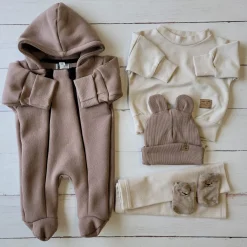Stylizacja jesienna karmelowe latte