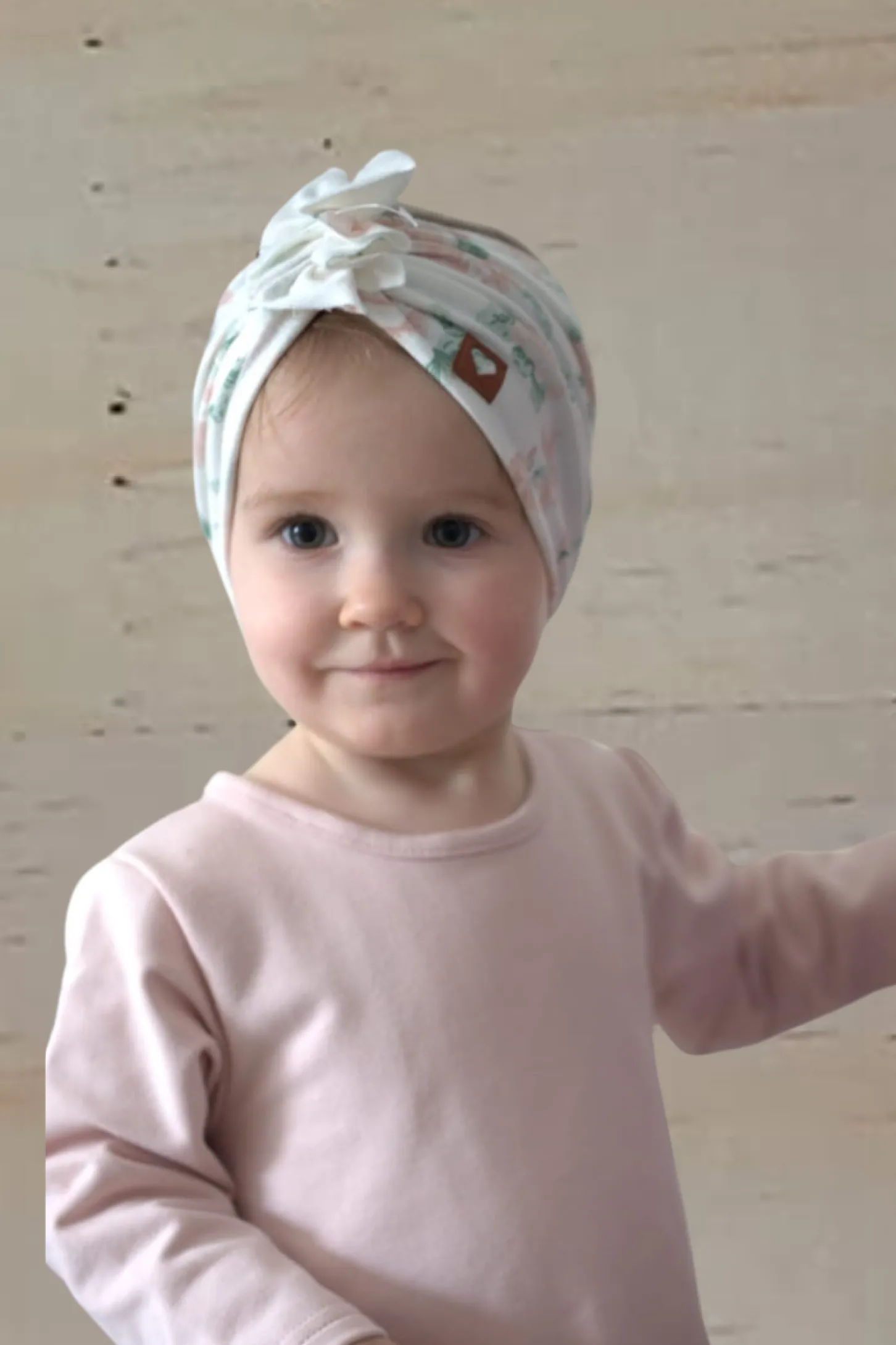 Szeroka opaska turban rozmiar 0-6miesięcy 6-12miesięcy 1-3lat kwiaty rozowe