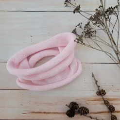 tuba dziergana, włóczkowa szalik-tuba różowa