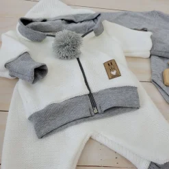 Włóczkowy 4 cz dres baggy niemowlęcy kolor biało-szary ostatnie sztuki 62, 68, 74, 86