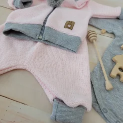 Włóczkowy 4 cz dres baggy niemowlęcy kolor różowo-szary ostatnie sztuki 56, 68, 74, 80, 86