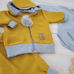 Włóczkowy 4 cz dres baggy niemowlęcy kolor musztardowo-szary ostatnie sztuki 56-86
