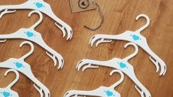 Wieszaki małe 28cm dziecięce niemowlęce 8sztuk biało-niebieskie