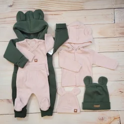Wiosenna stylizacja na kwiecień dla dziewczynki na wyjście ze szpitala